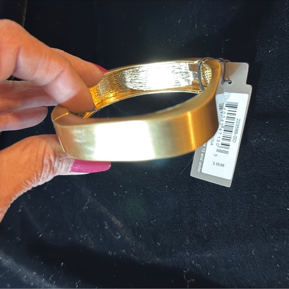 CANVAS gold tone bangle